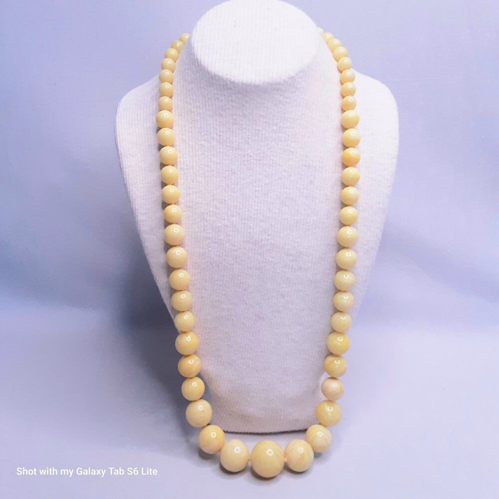 💎Jumbo Graduated Beaded Necklace Lemonade Yellow Acrylic Spring Clasp